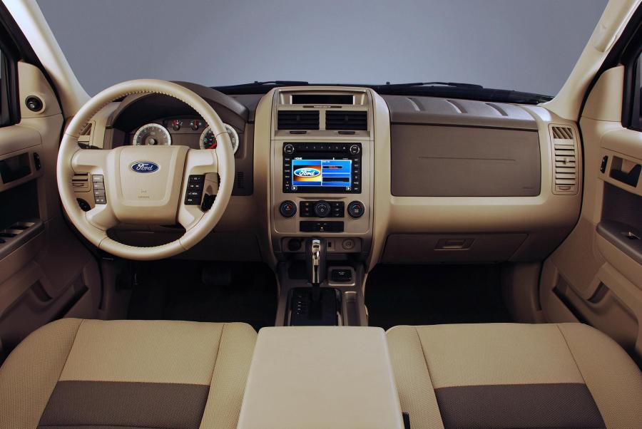  Ford Escape 2009 года  (фото 17 из 45)